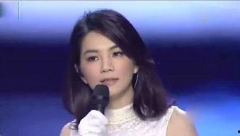 爆料娱乐圈月神,揭秘神秘明星背后的故事  第1张